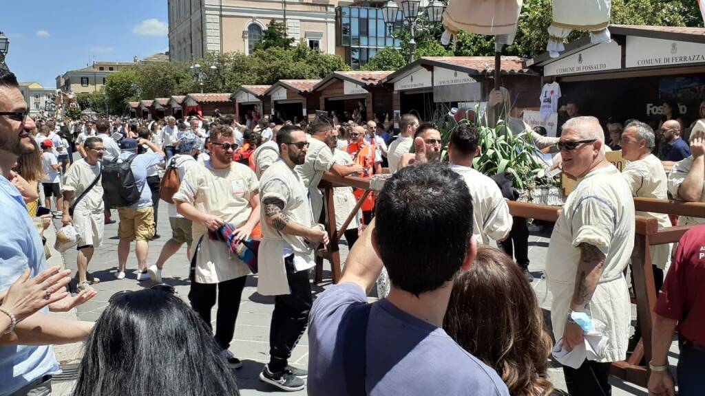 Misteri ultima tappa salotto Campobasso folla persone sfilata