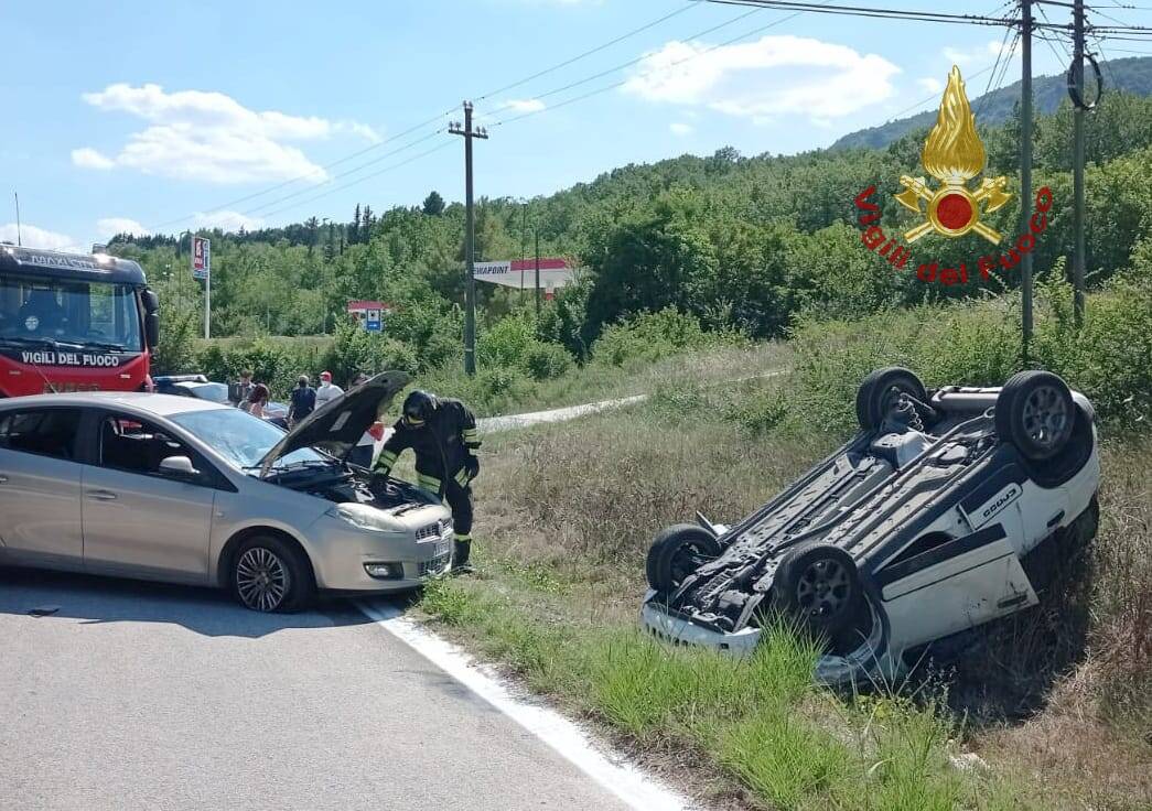 incidente auto ribaltata castropignano