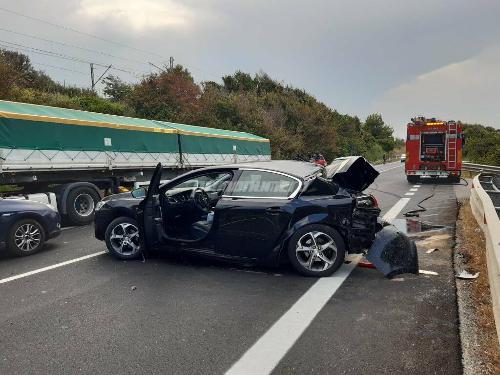 Incidente camion statale 16 Petacciato