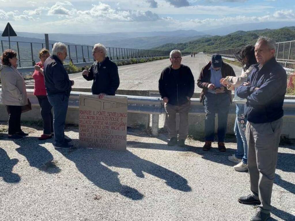 viadotto sente protesta