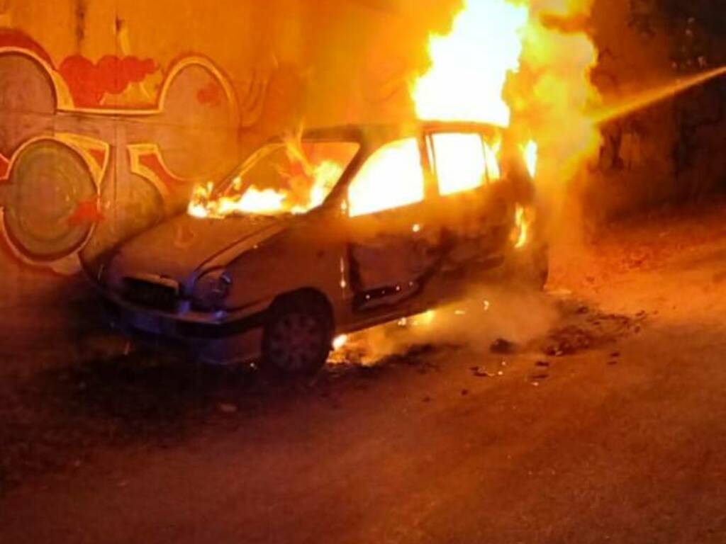 Auto incendiate Campobasso 