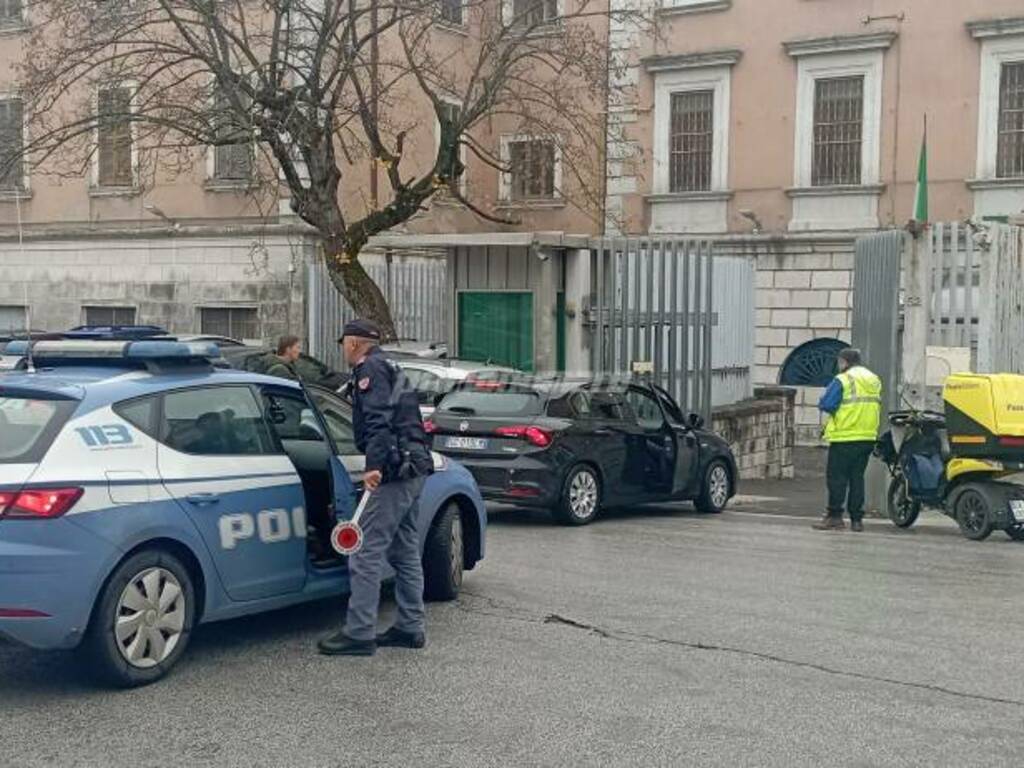 Arresto straniero polizia carcere