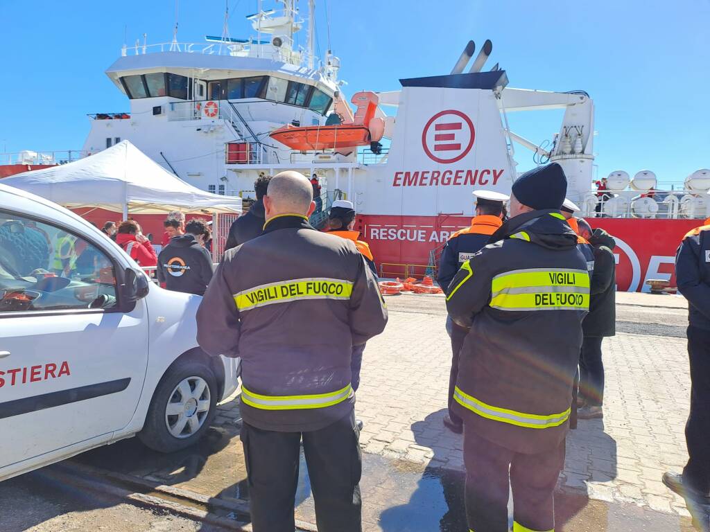life support nave emergency ong migranti porto ortona