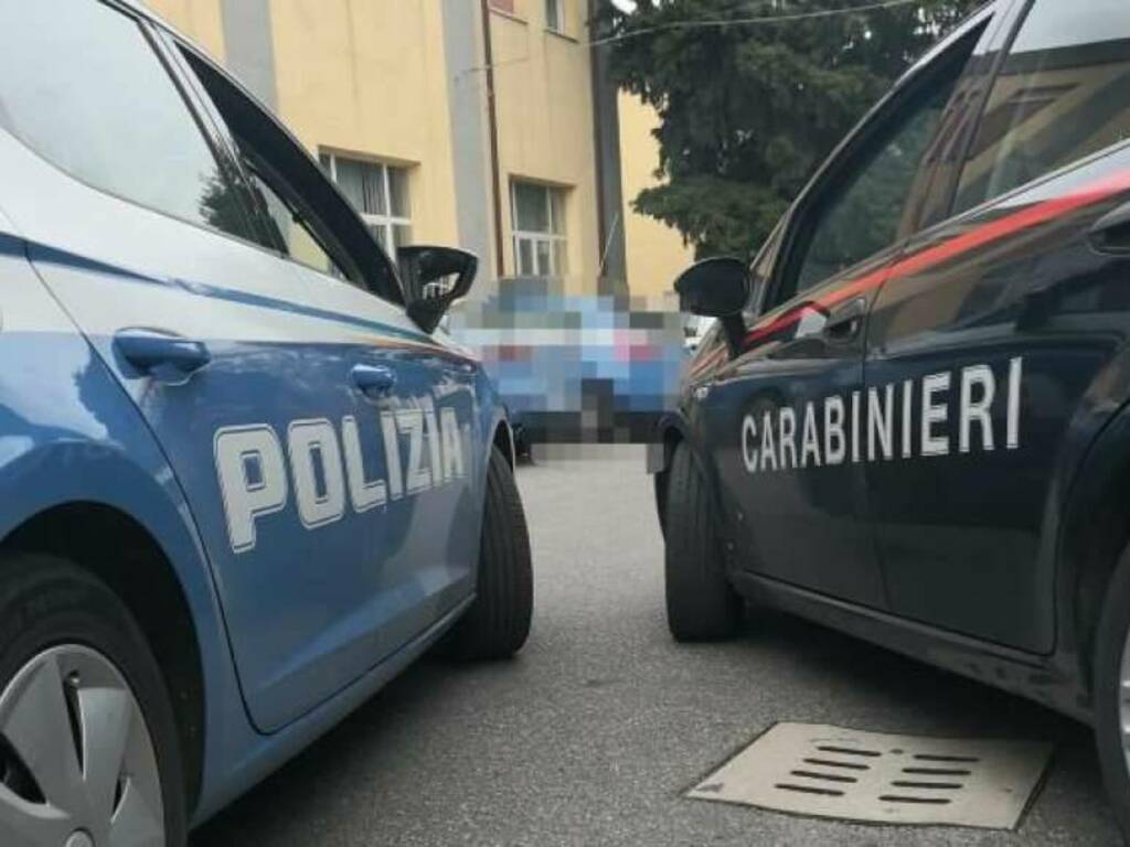 polizia carabinieri auto