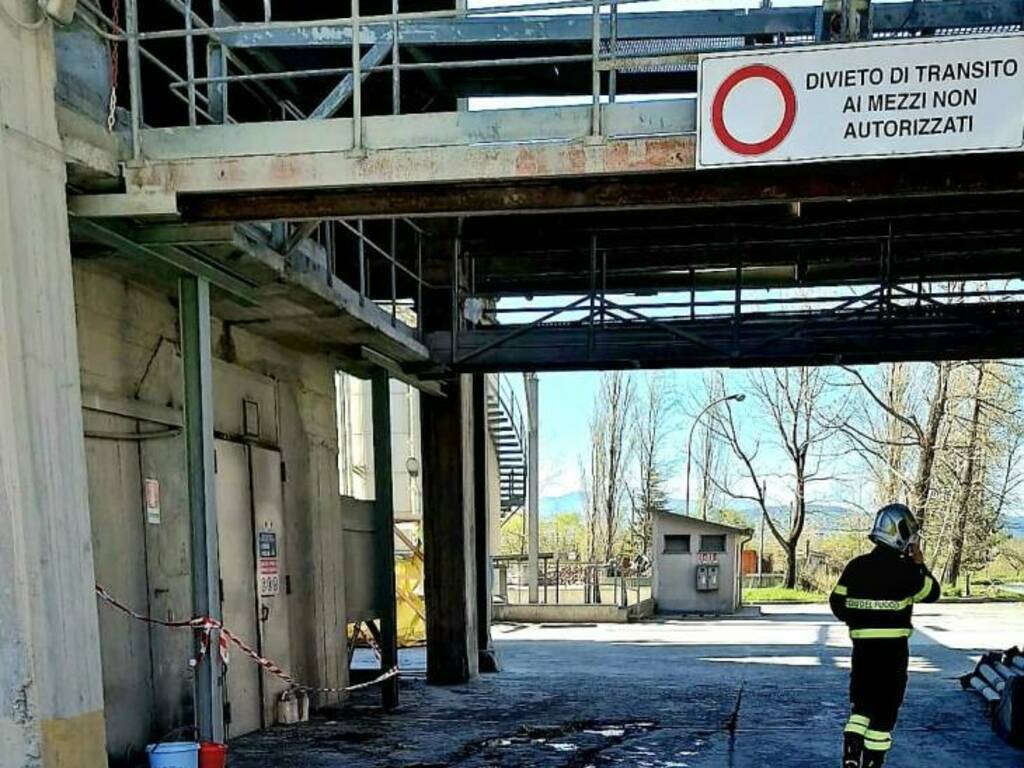 incendio italcementi guardiaregia