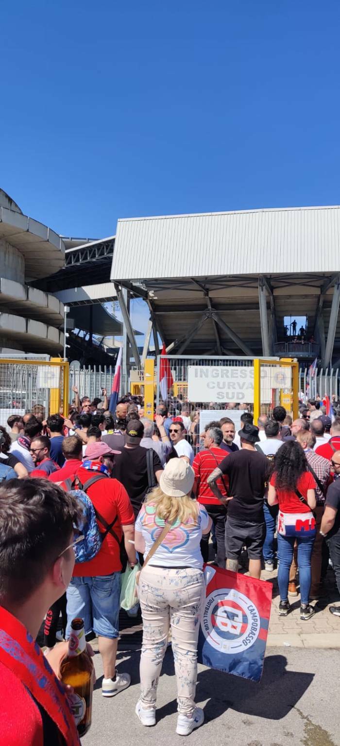 Tifosi lupo a S.Benedetto